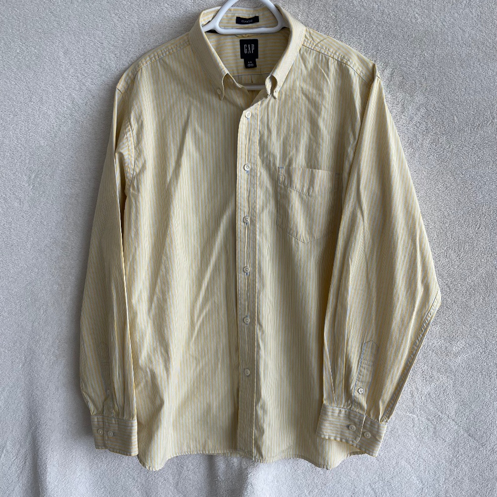 GAP Men’s Dress Shirt.